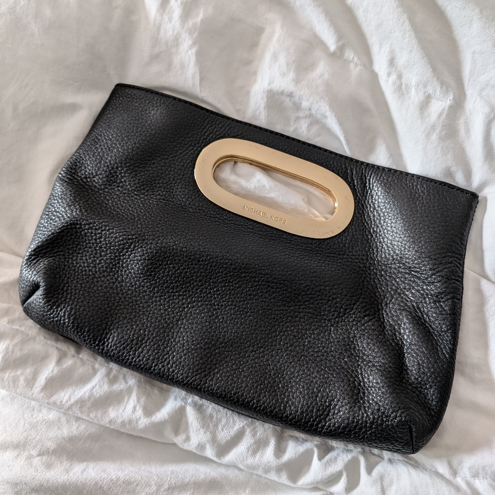 MICHAEL KORS BLACK LEATHER BI FOLD CLUTCH